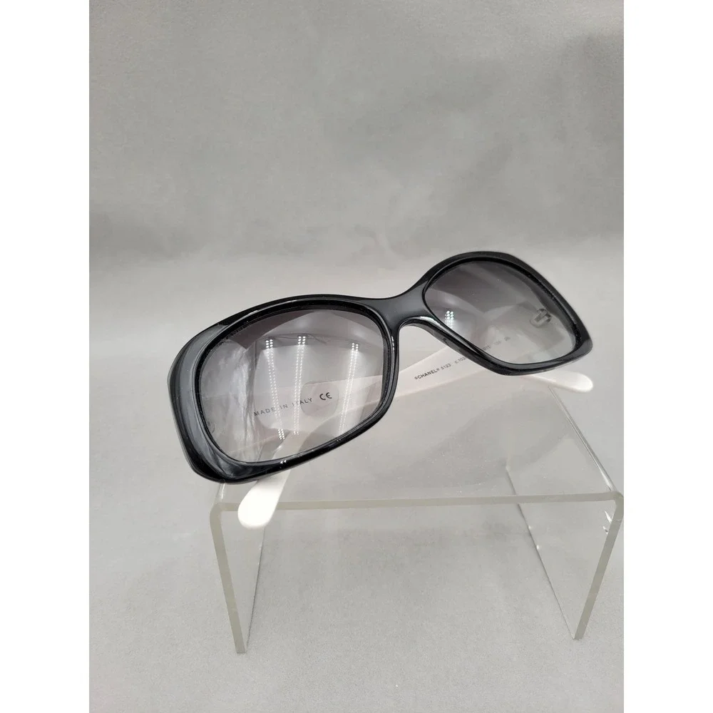 CHANEL‎ 5123 Vintage Icon Charms Bi-Color Sunglasses Y2K Black White box & case